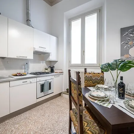 Apartman 3 Minutes From Piazza Maggiore Historical Flat