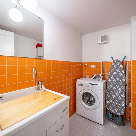 Apartment 3 Minutes From Piazza Maggiore Historical Flat