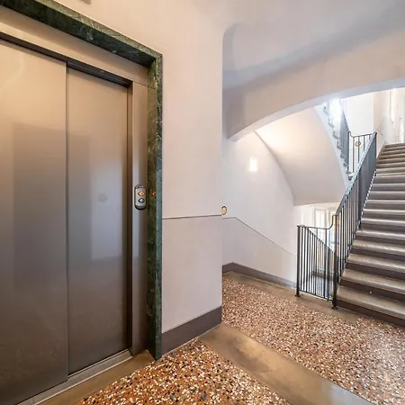 3 Minutes From Piazza Maggiore Historical Flat 아파트 *