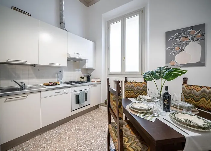 Apartment 3 Minutes From Piazza Maggiore Historical Flat
